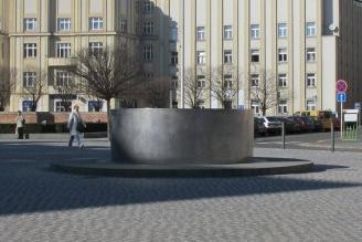Kašna na Masarykově náměstí v Hradci Králové