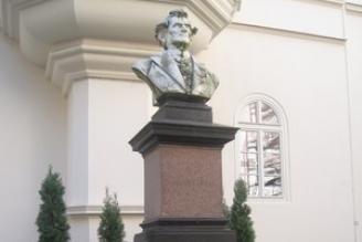 Pomník lékaře Galluse Hochbergera v Karlových Varech