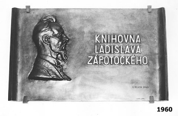 Pamětní deska Ladislava Zápotockého v Městské knihovně v Chebu